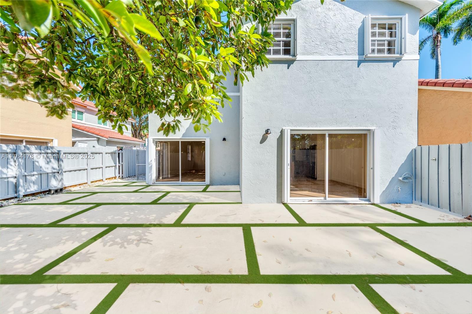 CHARLESTOWNE - Residential