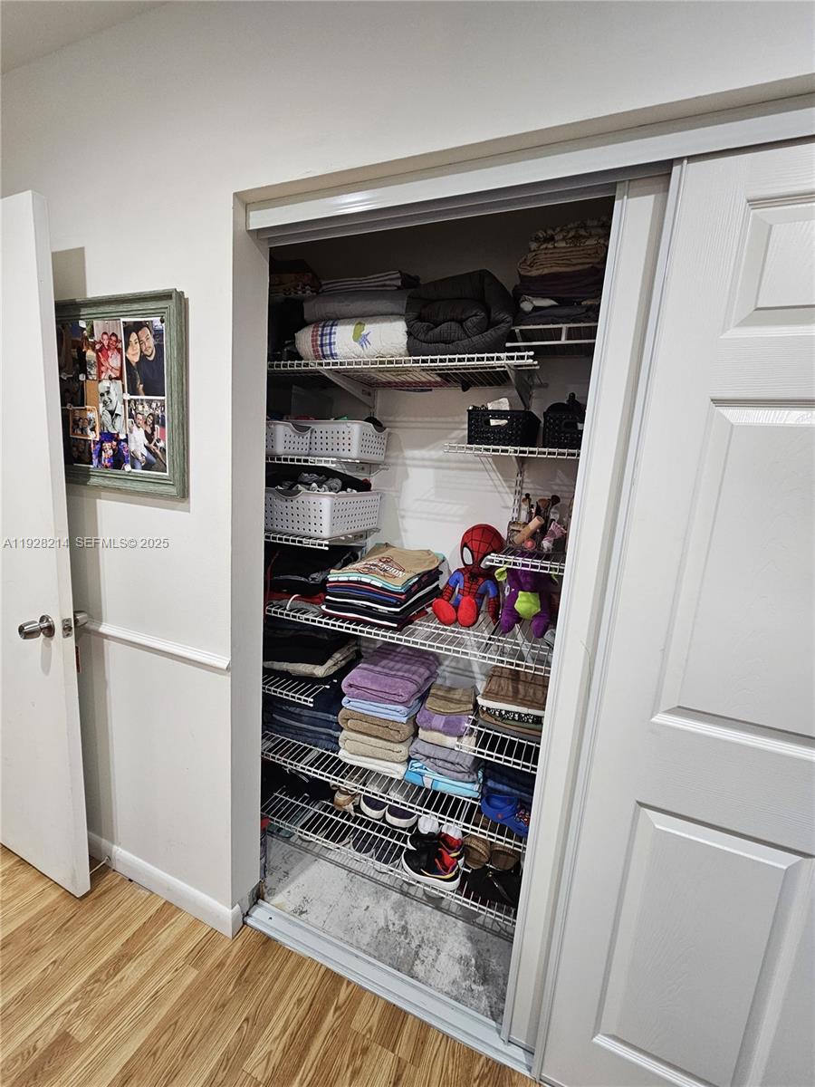 QUATRAINE CONDO IV - Residential