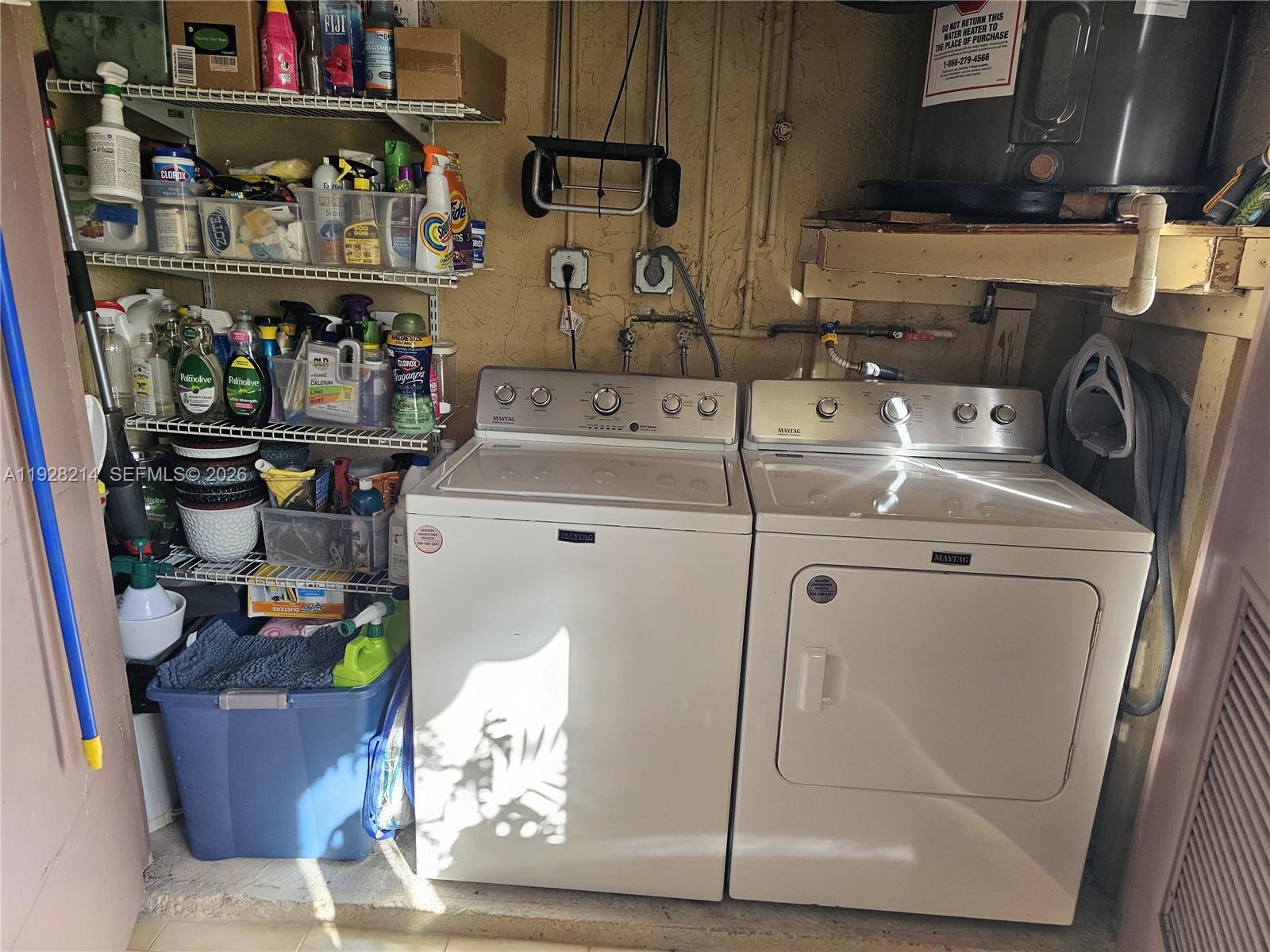 QUATRAINE CONDO IV - Residential