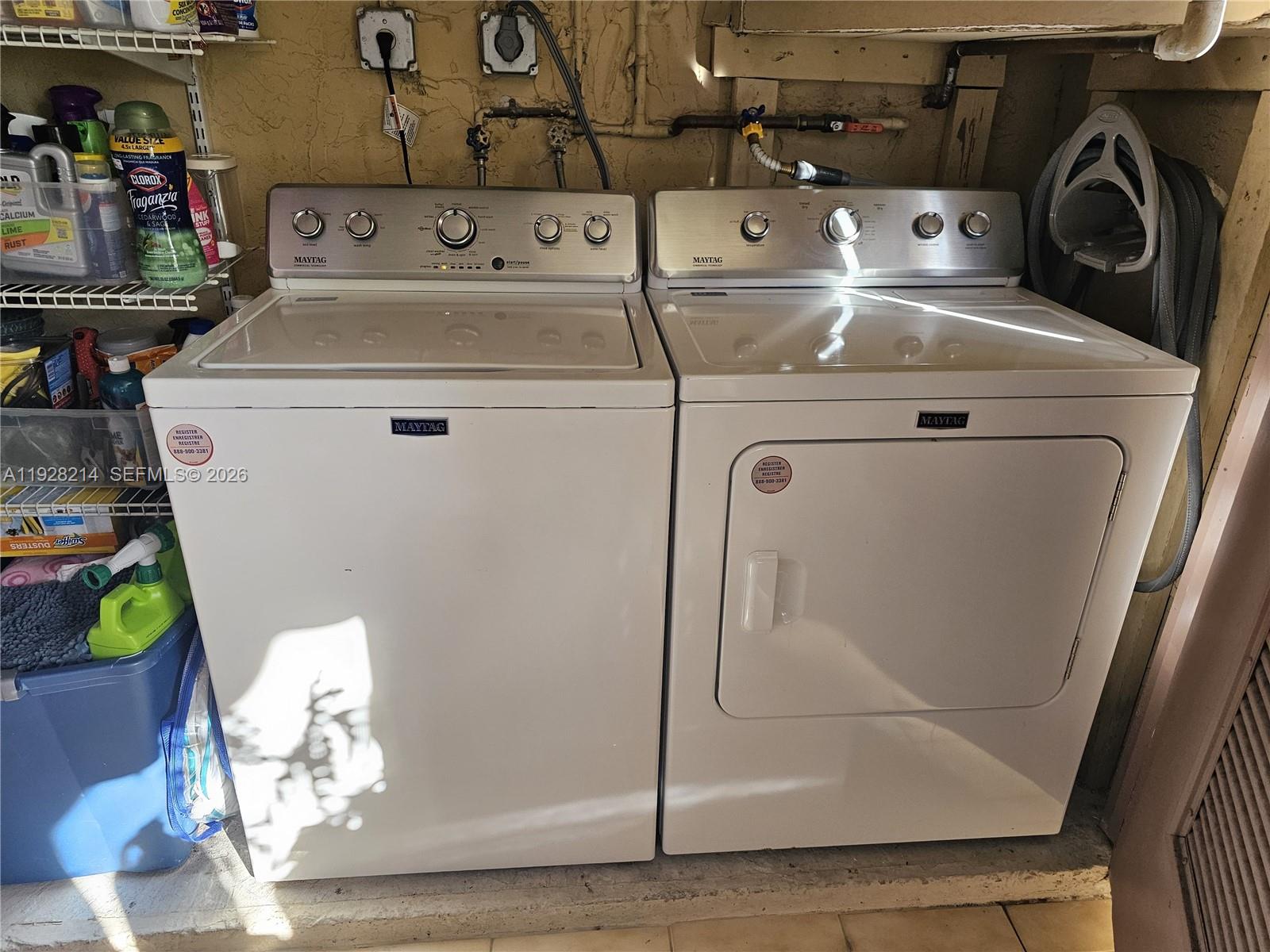 QUATRAINE CONDO IV - Residential