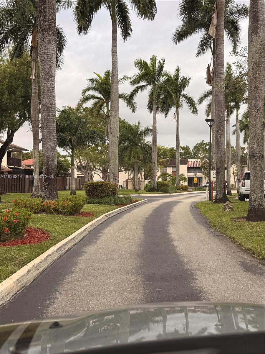 QUATRAINE CONDO IV - Residential