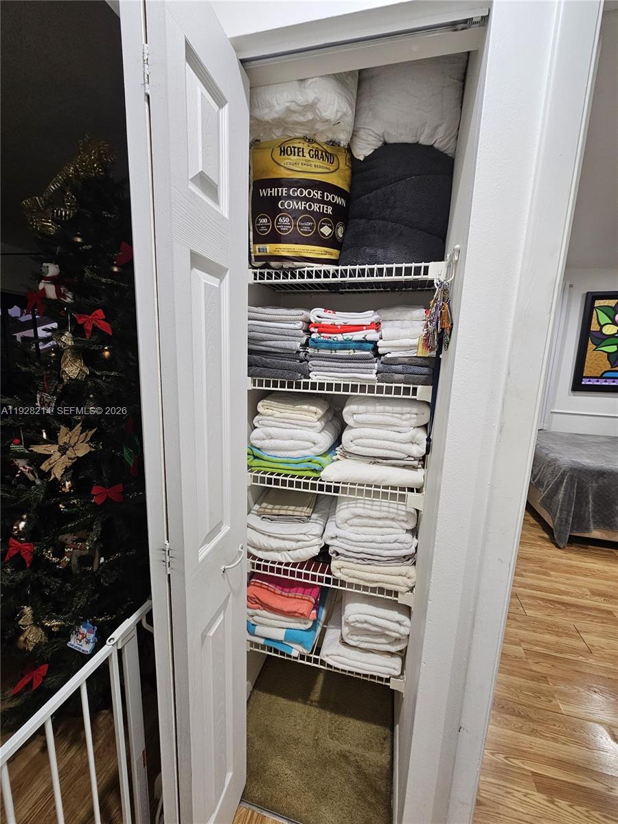 QUATRAINE CONDO IV - Residential