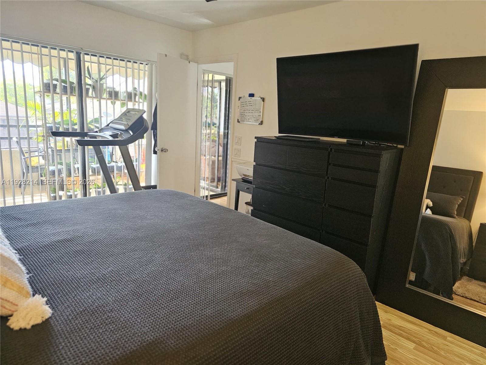 QUATRAINE CONDO IV - Residential