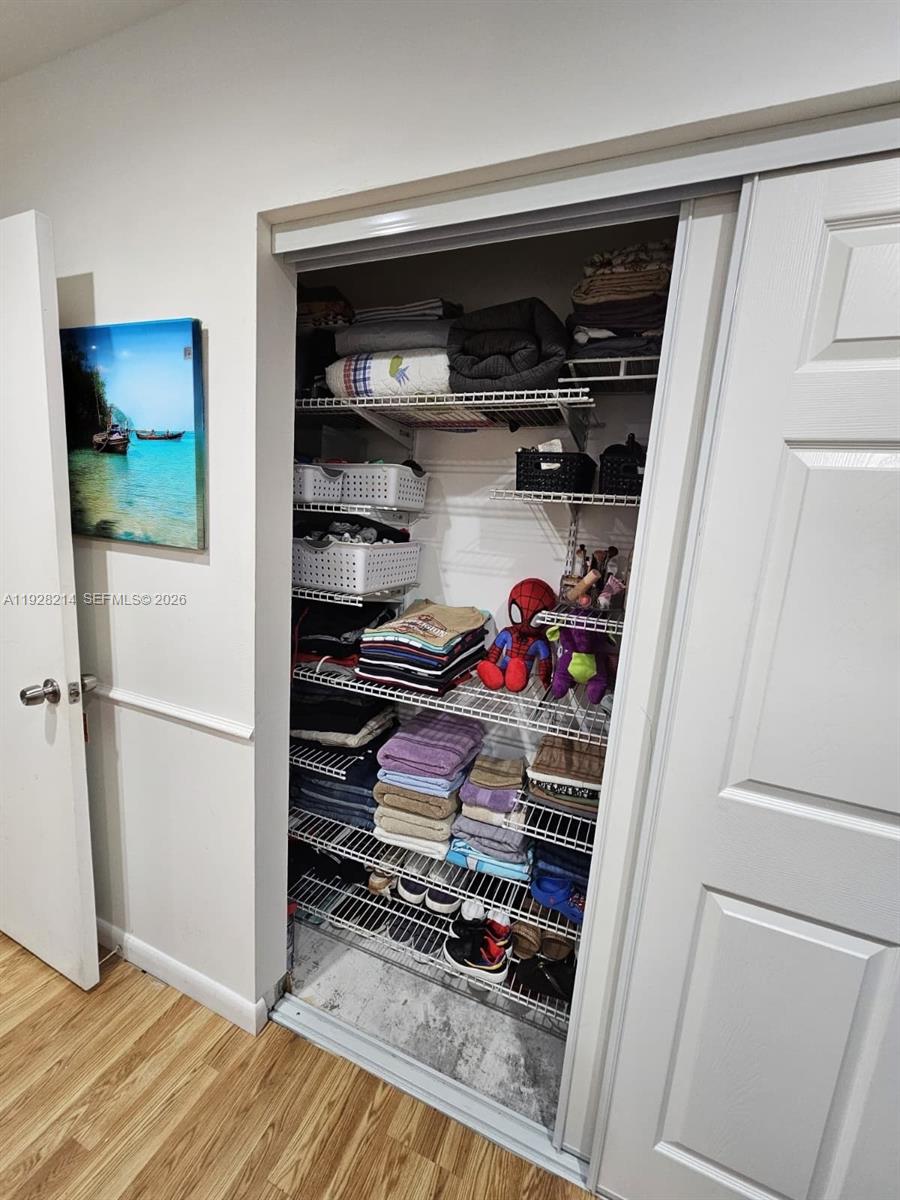 QUATRAINE CONDO IV - Residential