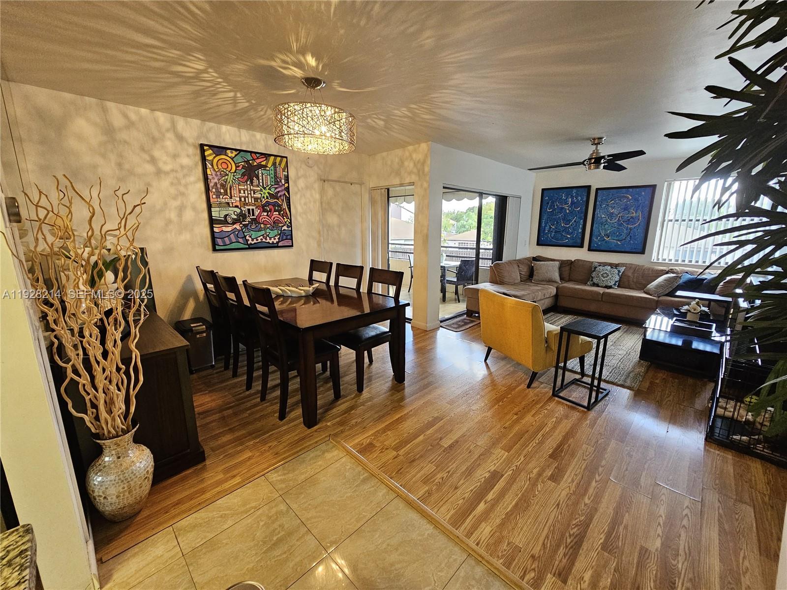 QUATRAINE CONDO IV - Residential