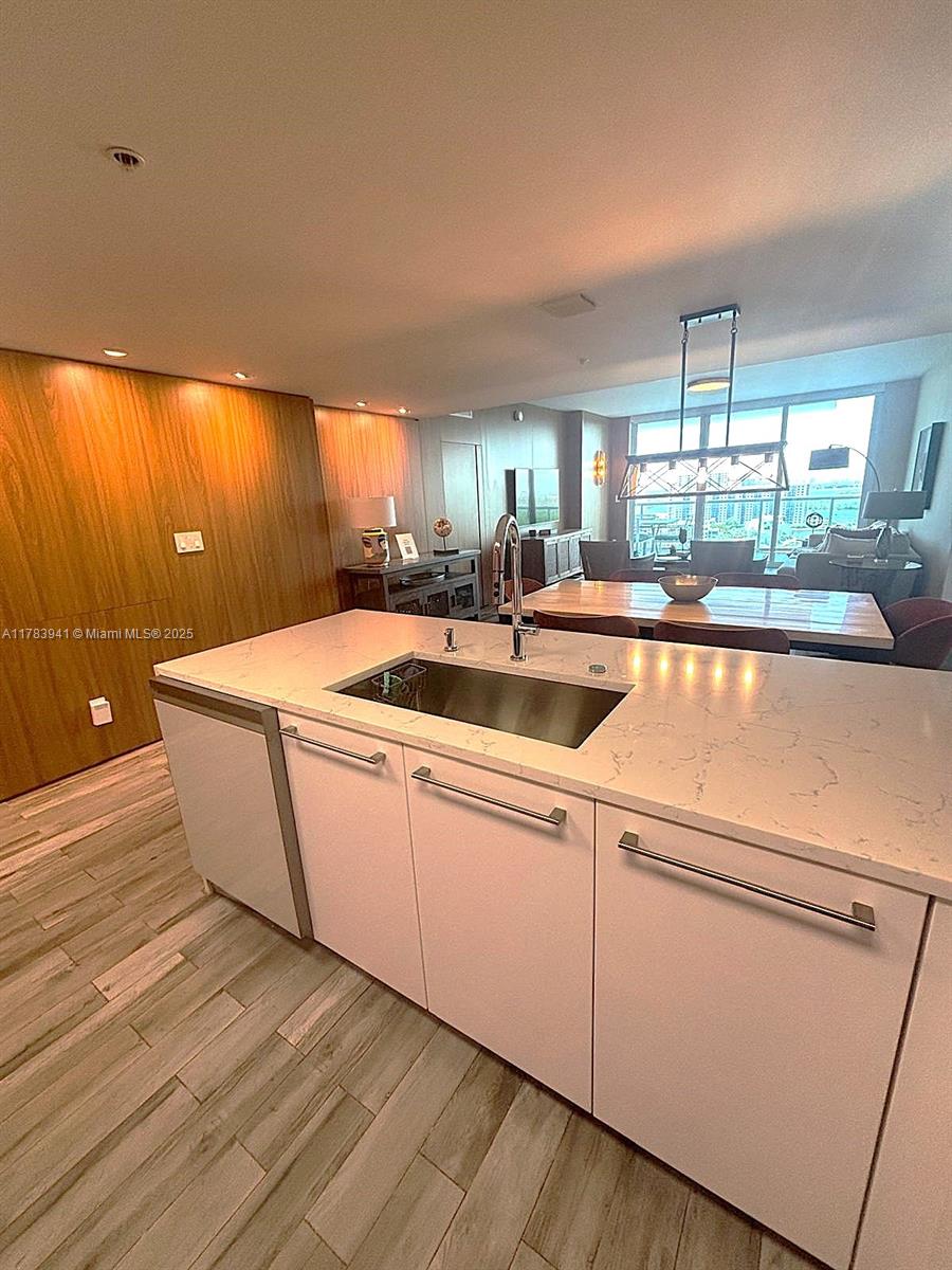 400 SUNNY ISLES CONDO WES - Residential