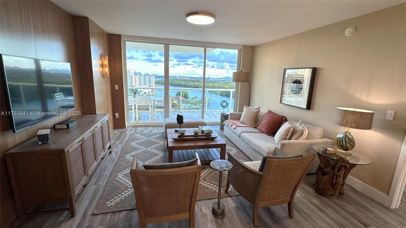400 SUNNY ISLES CONDO WES - Residential