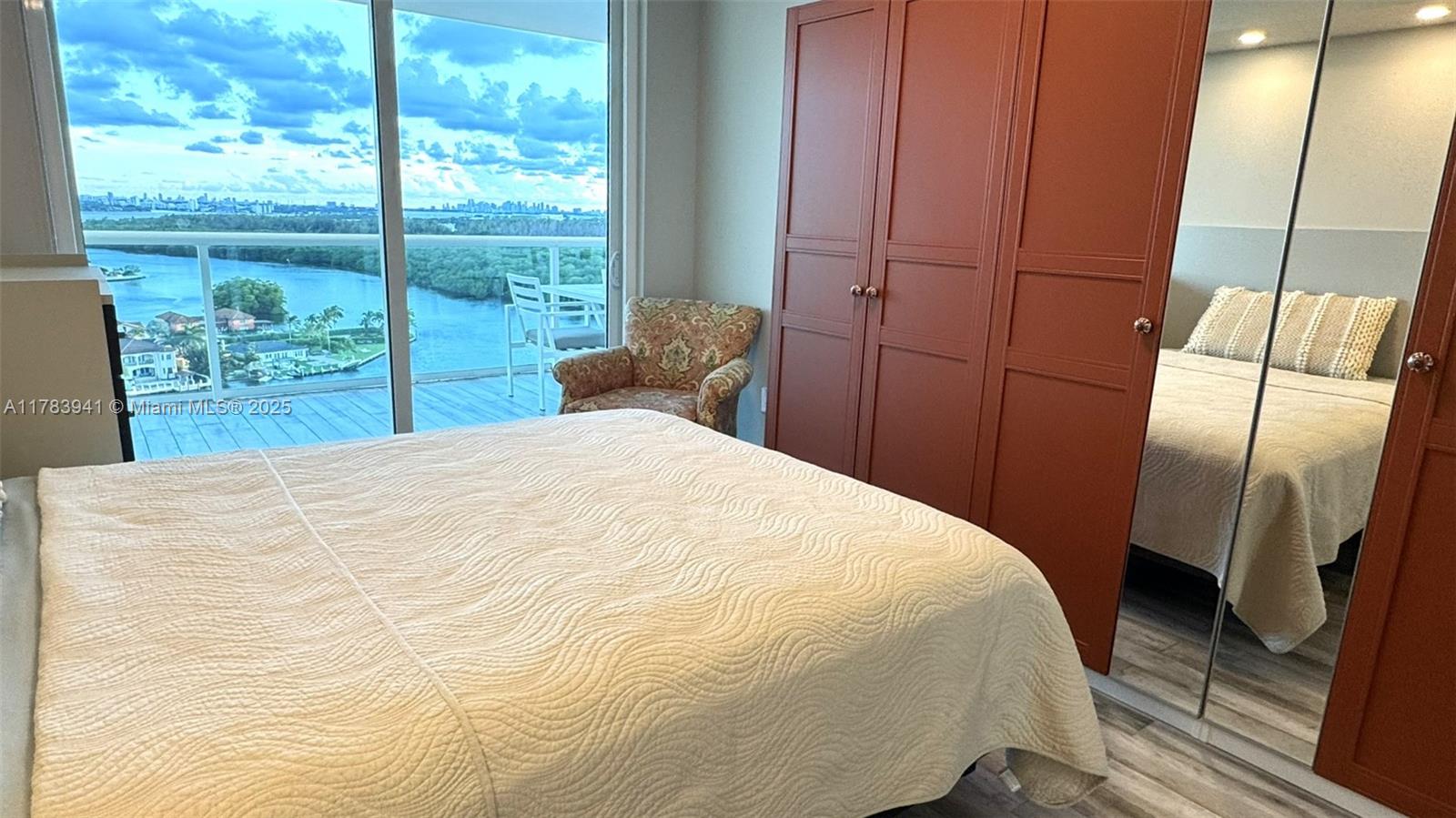 400 SUNNY ISLES CONDO WES - Residential