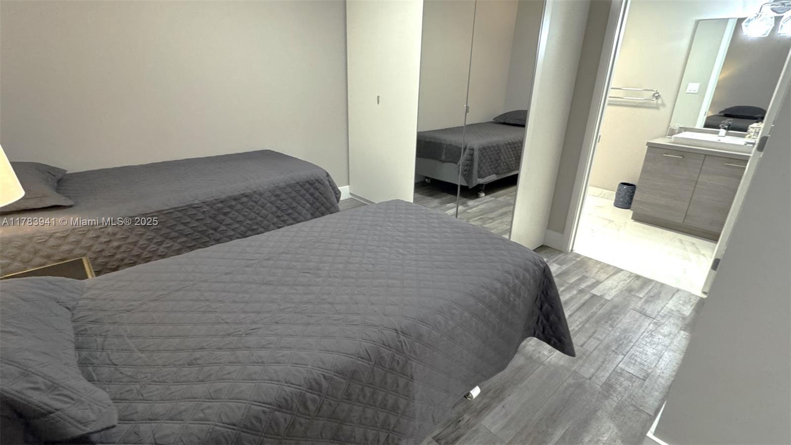 400 SUNNY ISLES CONDO WES - Residential