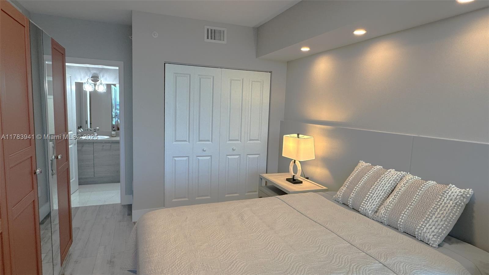 400 SUNNY ISLES CONDO WES - Residential