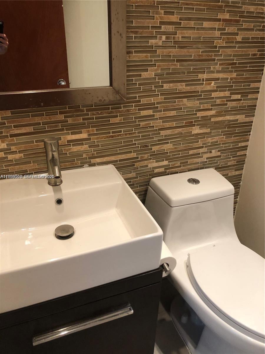 PORT ROYALE CONDO - Residential Lease