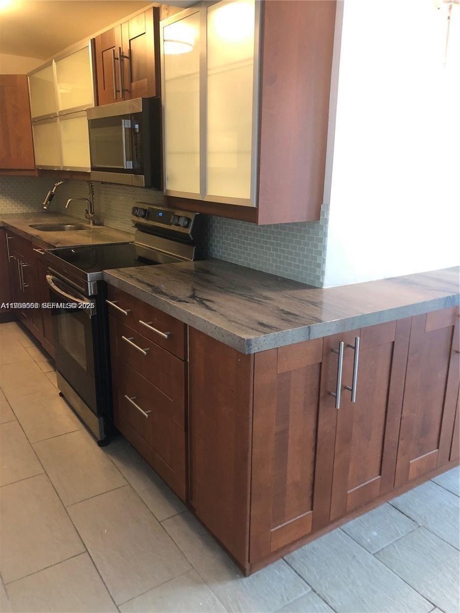 PORT ROYALE CONDO - Residential Lease