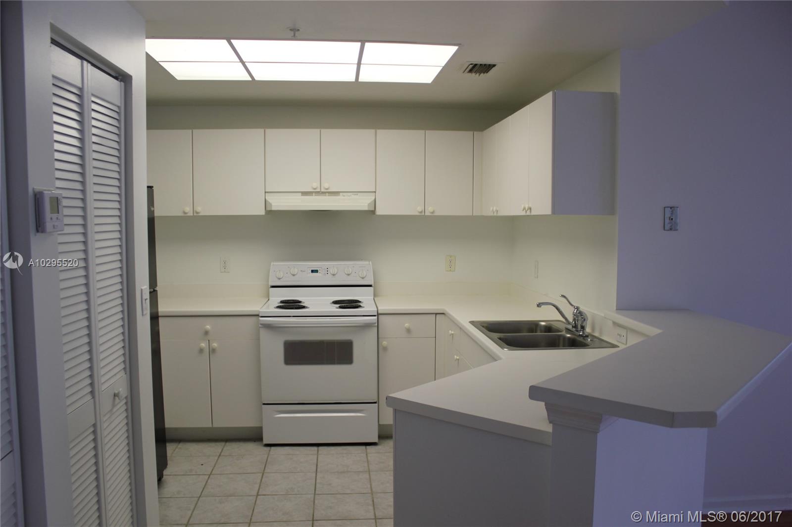 POLO GLEN CONDO - Residential Lease