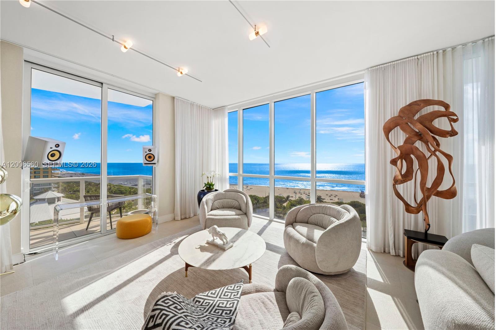 CONTINUUM ON SOUTH BEACH - Residential