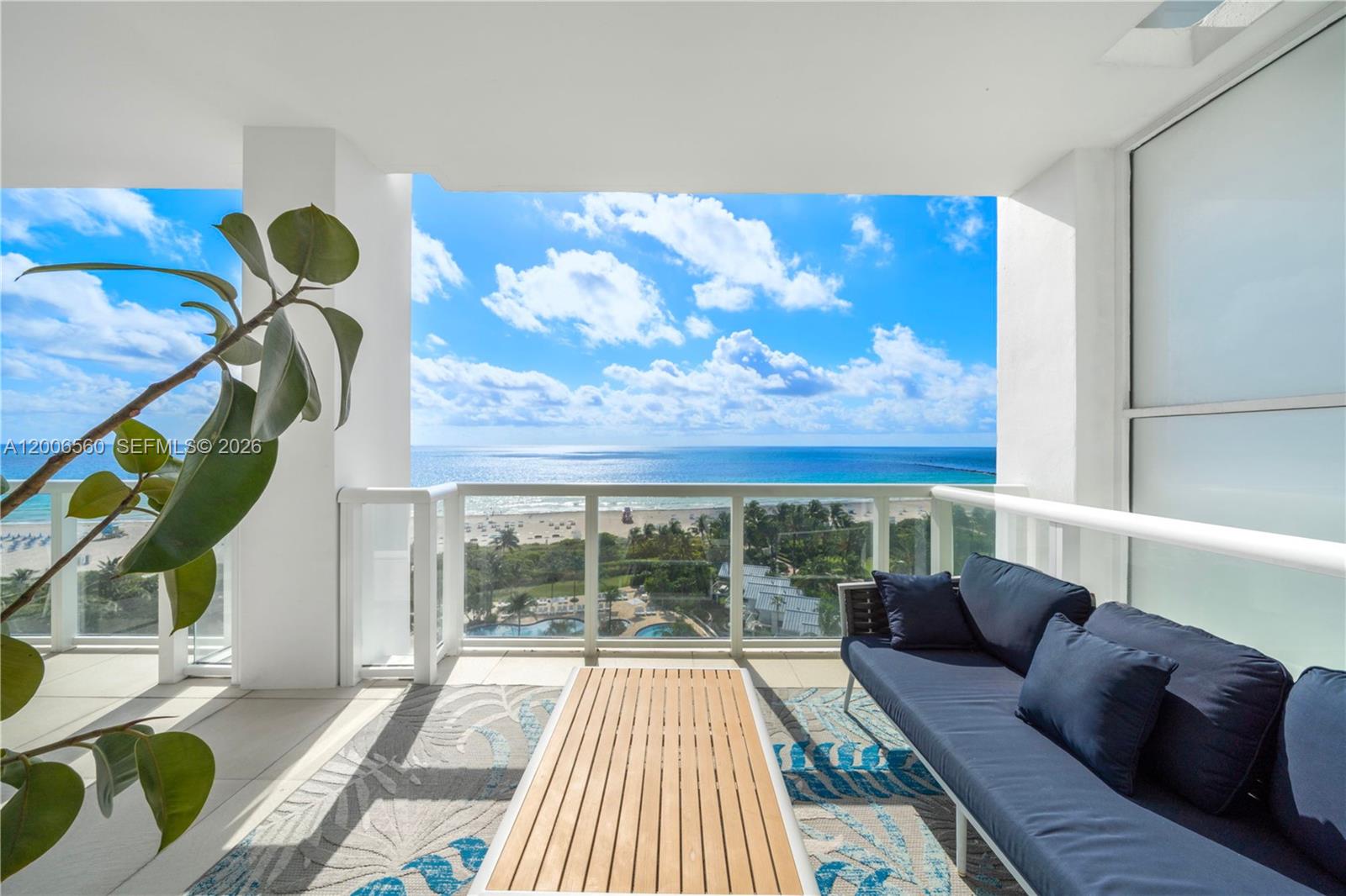 CONTINUUM ON SOUTH BEACH - Residential