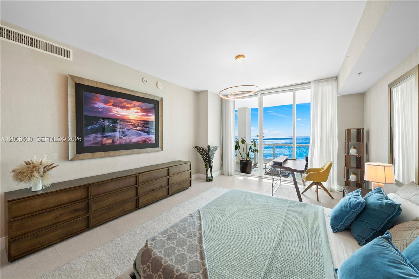 CONTINUUM ON SOUTH BEACH - Residential