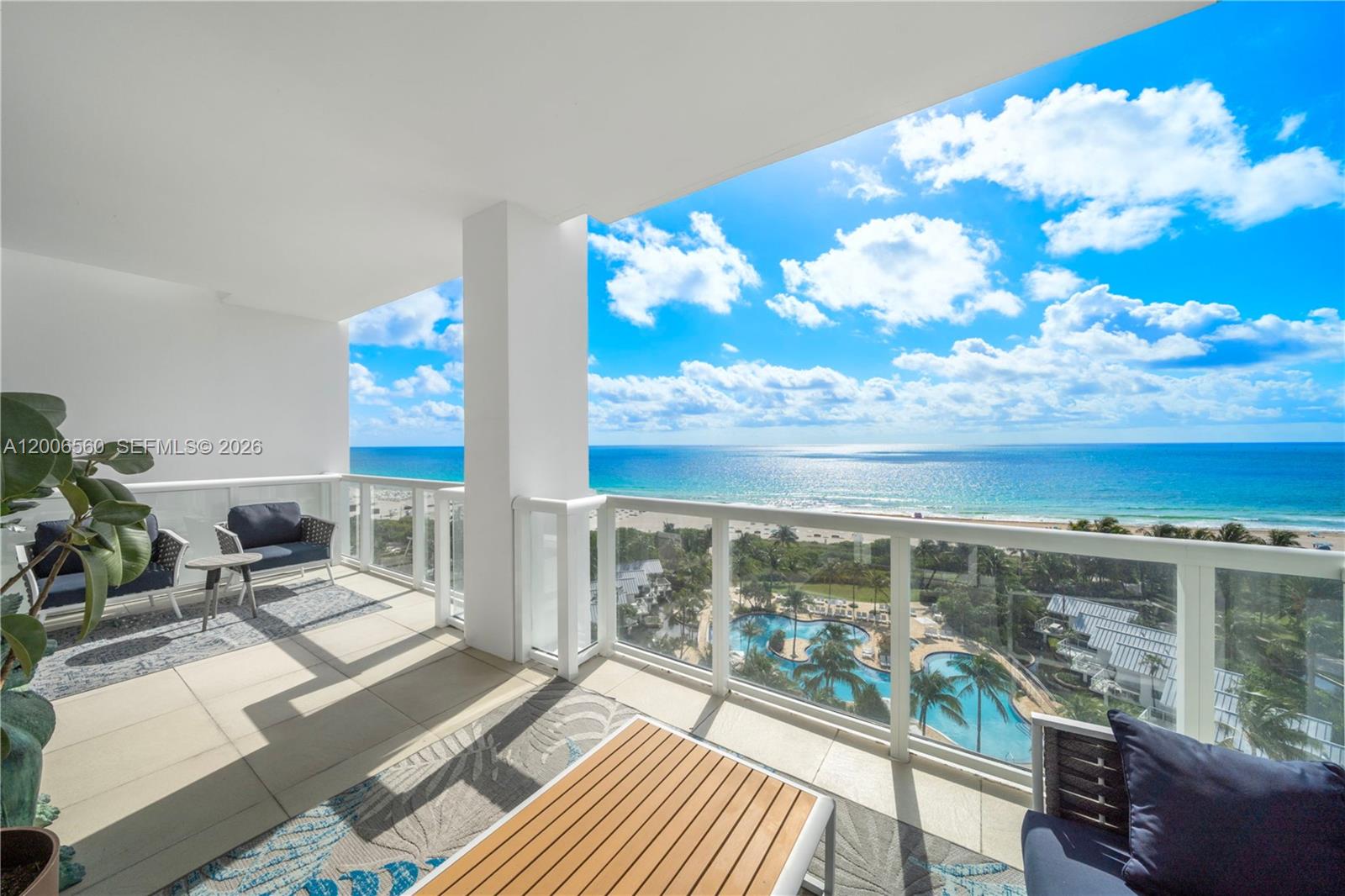 CONTINUUM ON SOUTH BEACH - Residential