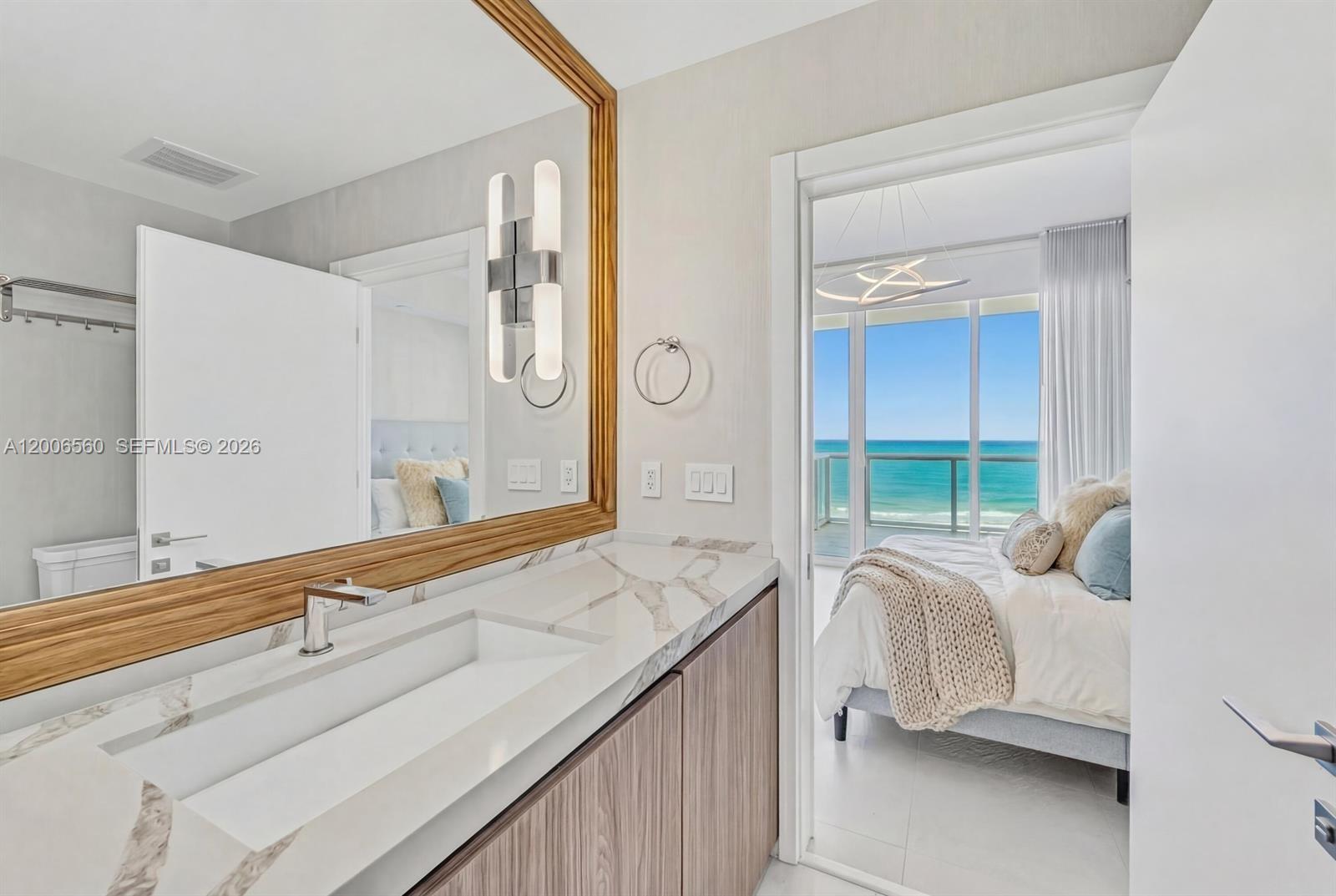 CONTINUUM ON SOUTH BEACH - Residential