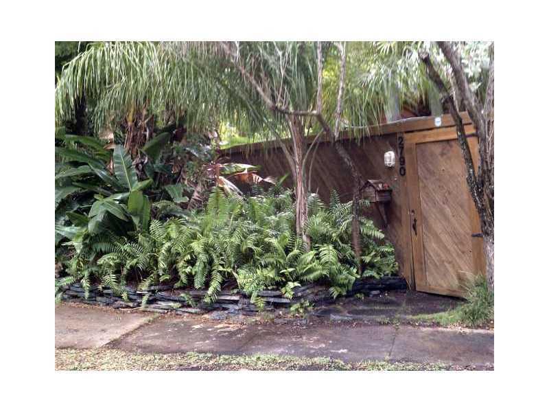 Come and enjoy this lush tropical garden and pool home in the heart of Coconut Grove. Ideal location, walking distance to Kennedy Park a few minutes to great dining and shopping. Available to move August 5, 2015. Won't last!!
