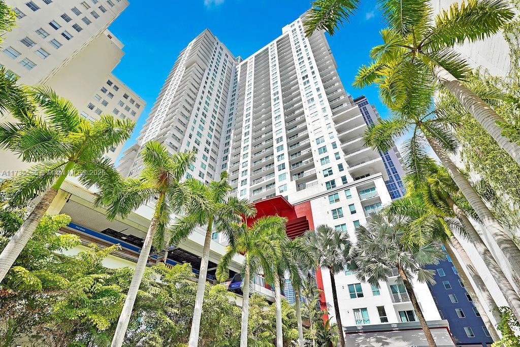 133 NE 2nd Ave 3017