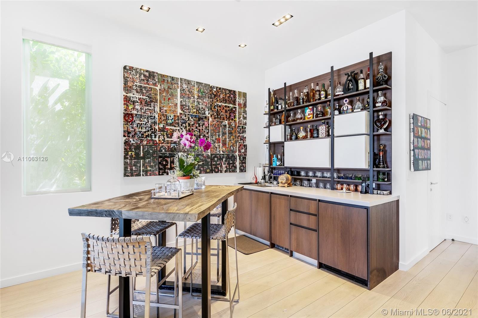 ISLAND ESTATES - Residential