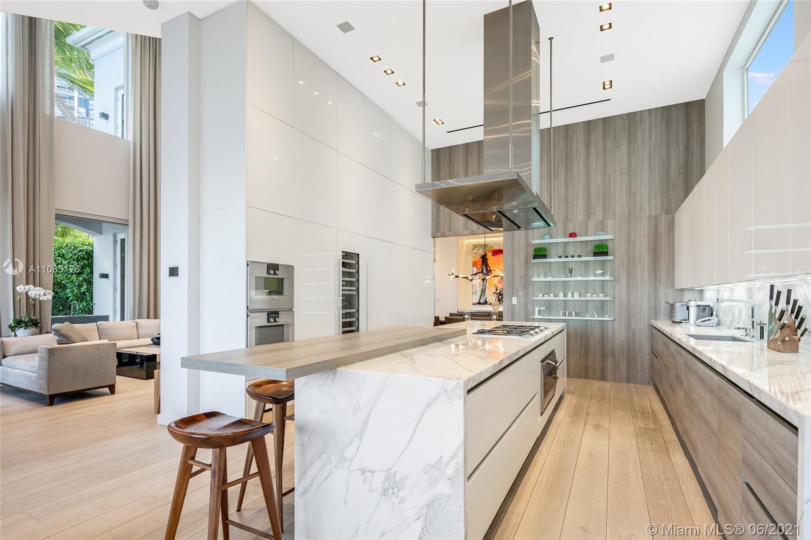 ISLAND ESTATES - Residential