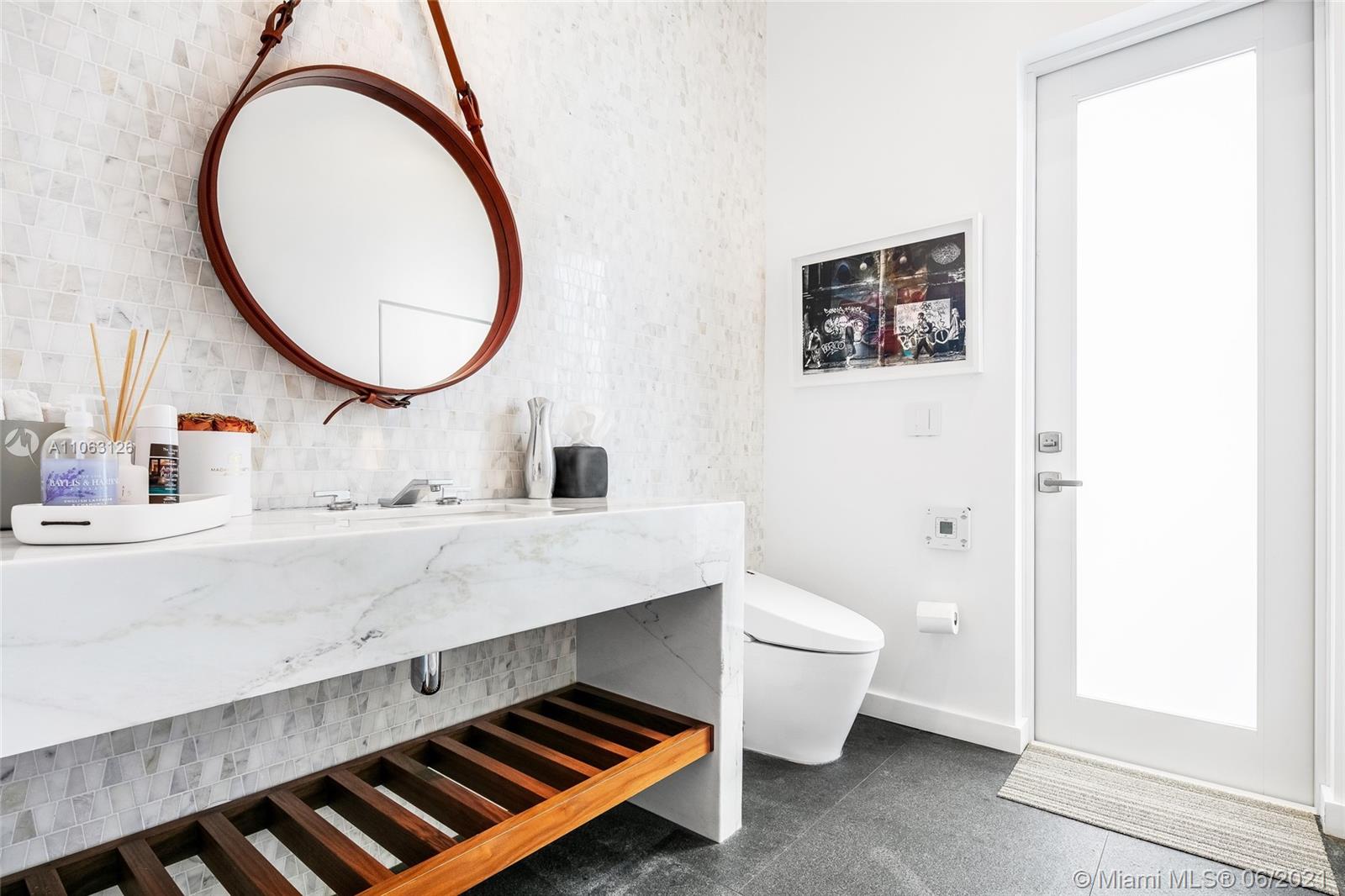 ISLAND ESTATES - Residential