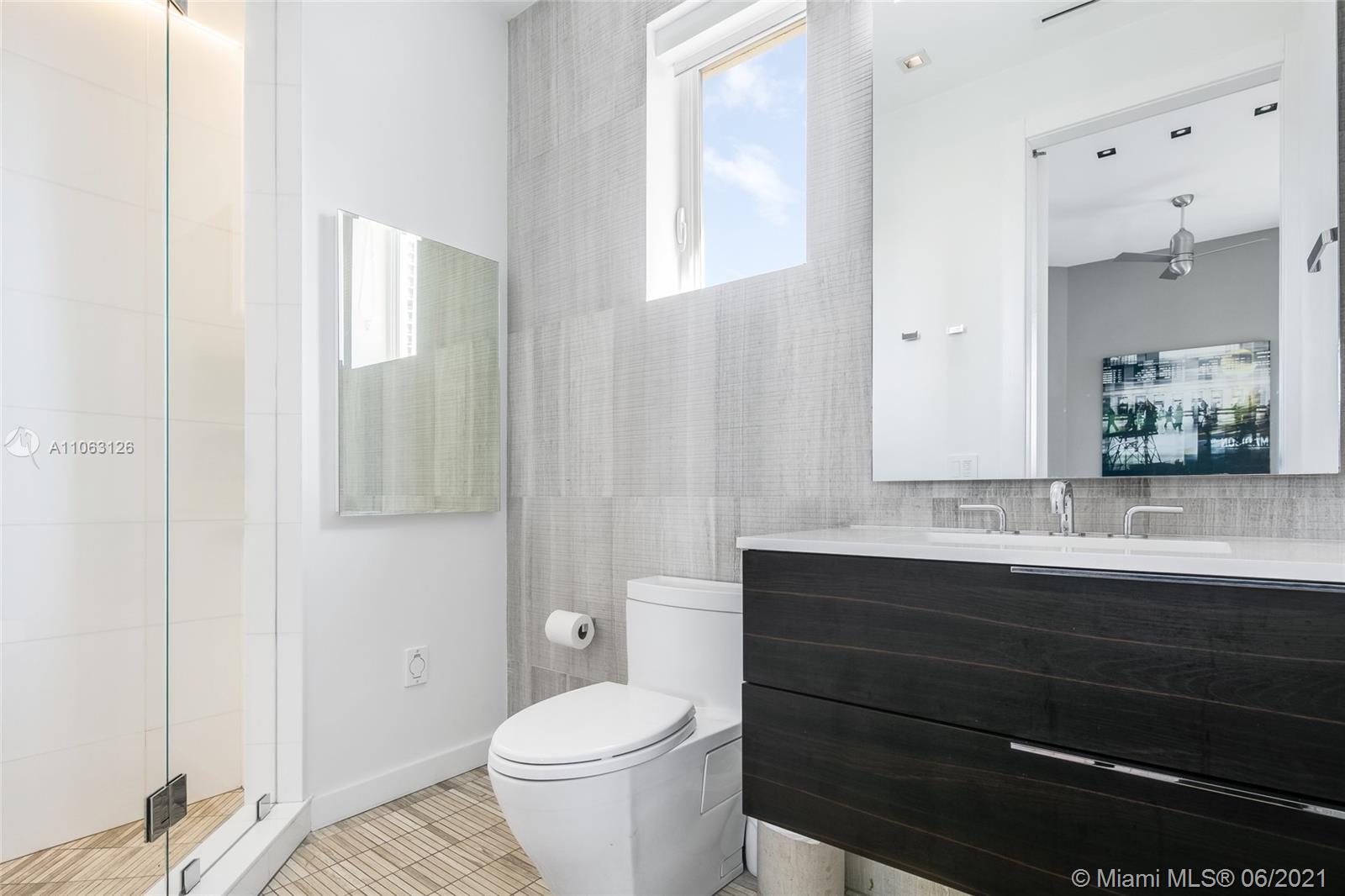 ISLAND ESTATES - Residential