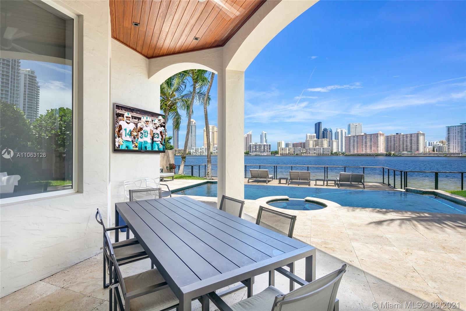 ISLAND ESTATES - Residential