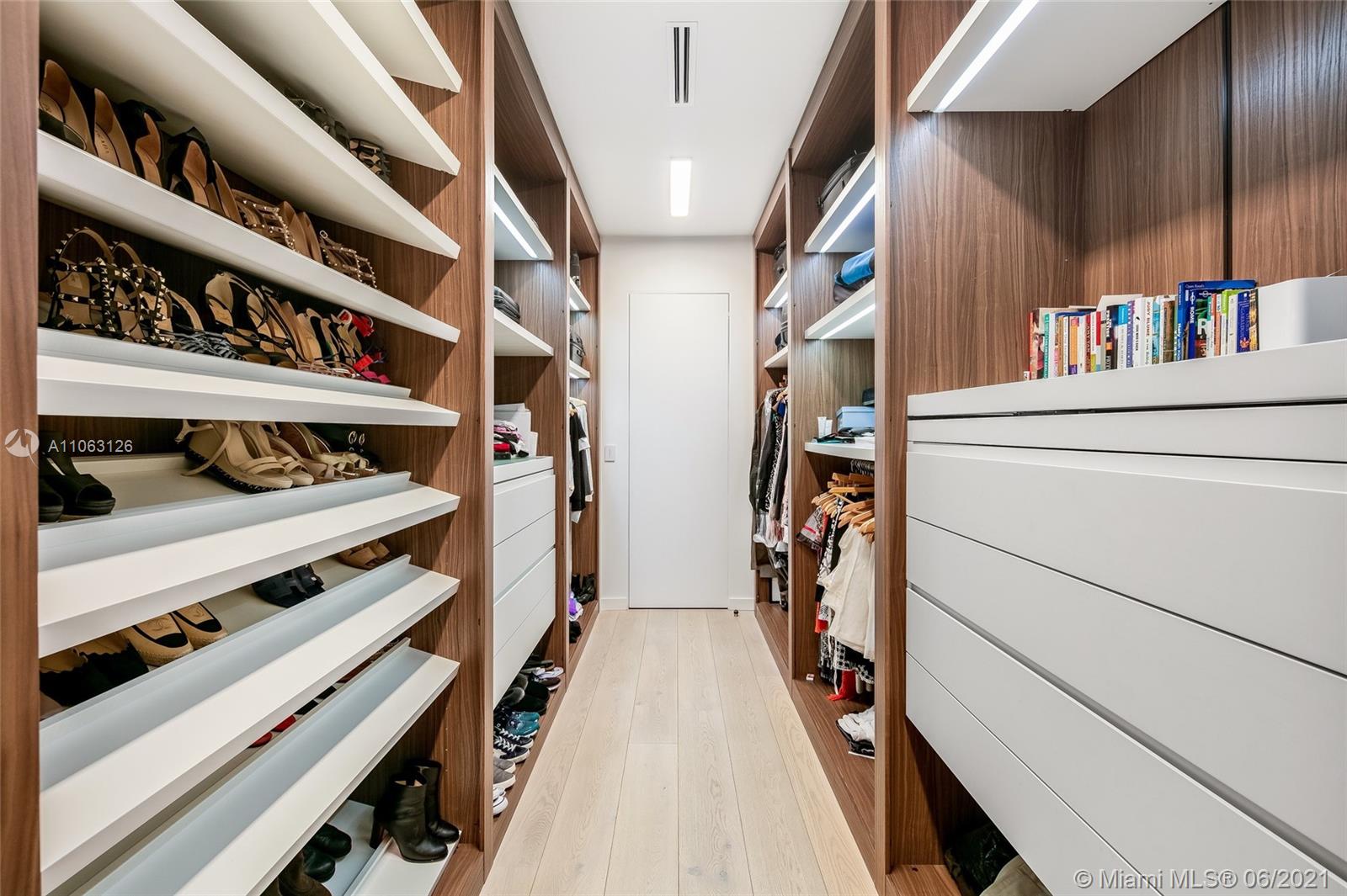 ISLAND ESTATES - Residential