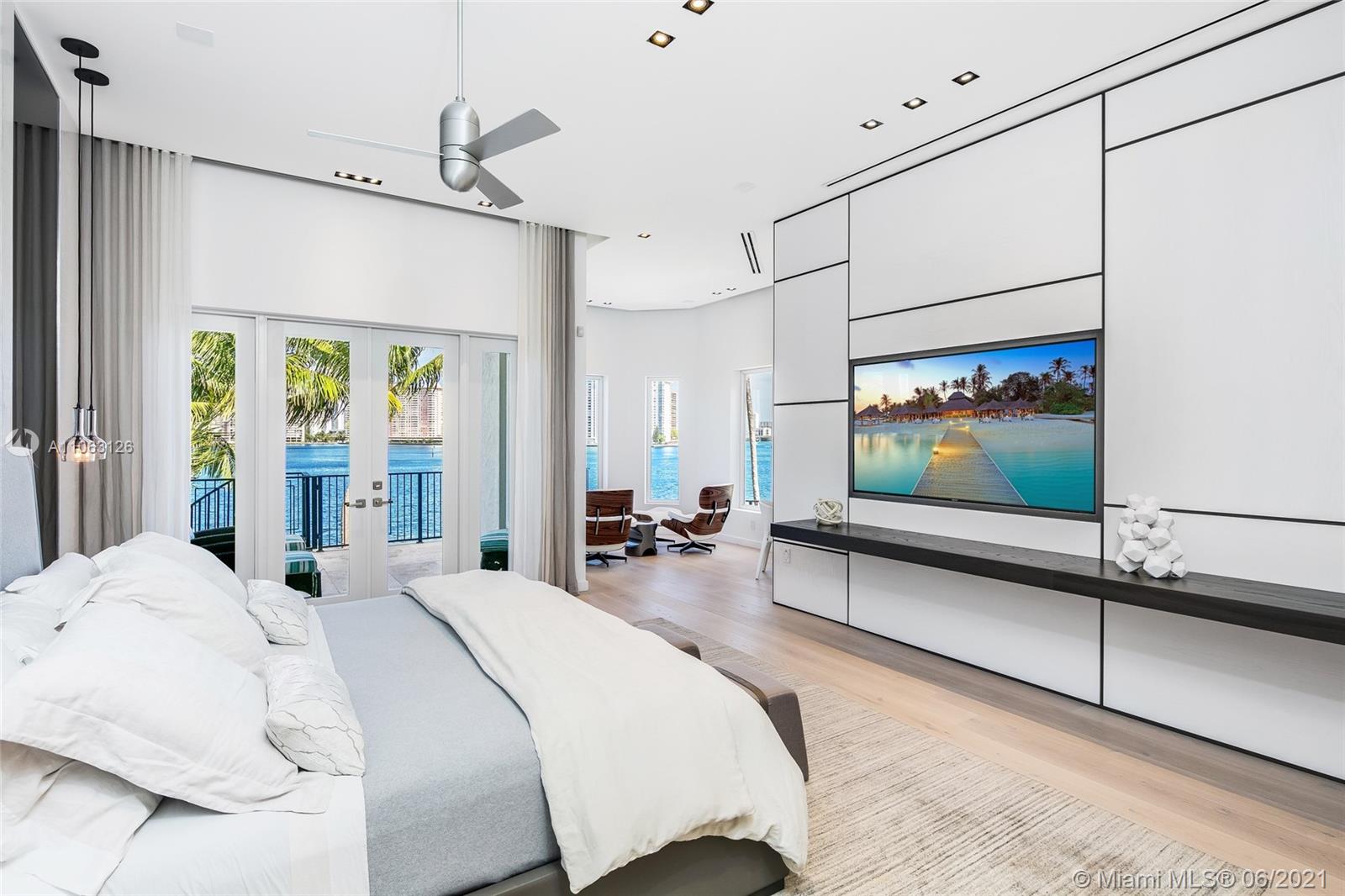 ISLAND ESTATES - Residential