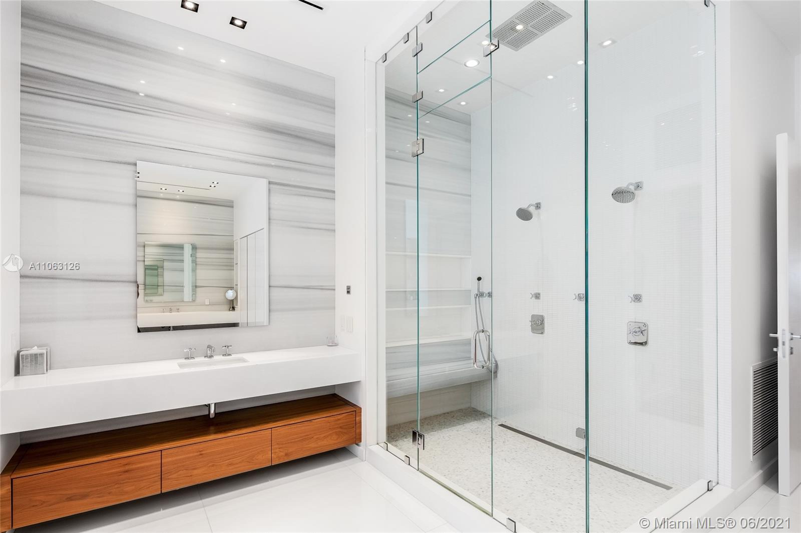 ISLAND ESTATES - Residential