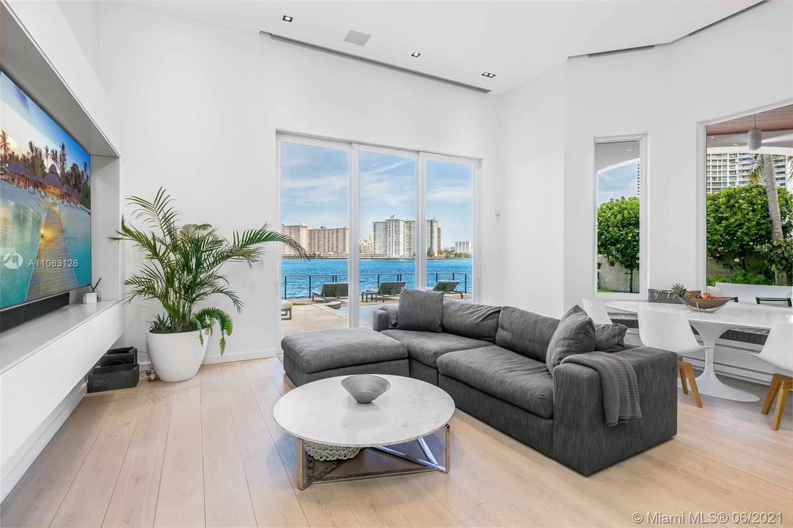 ISLAND ESTATES - Residential