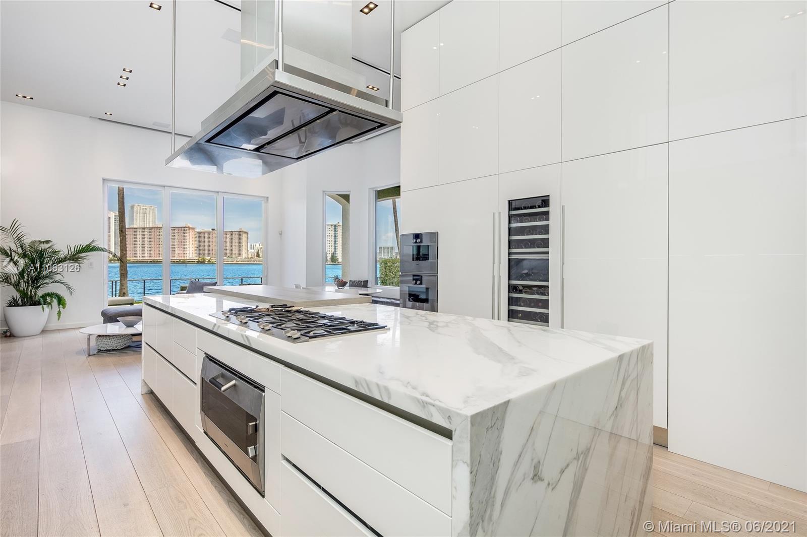 ISLAND ESTATES - Residential