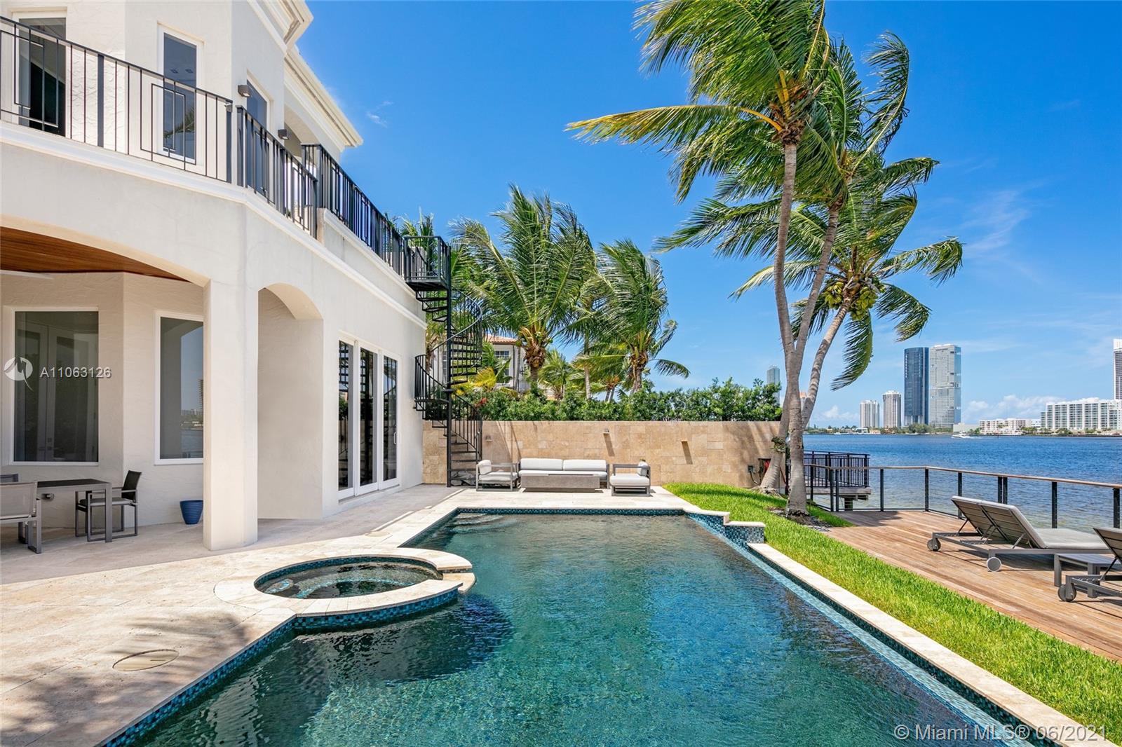 ISLAND ESTATES - Residential