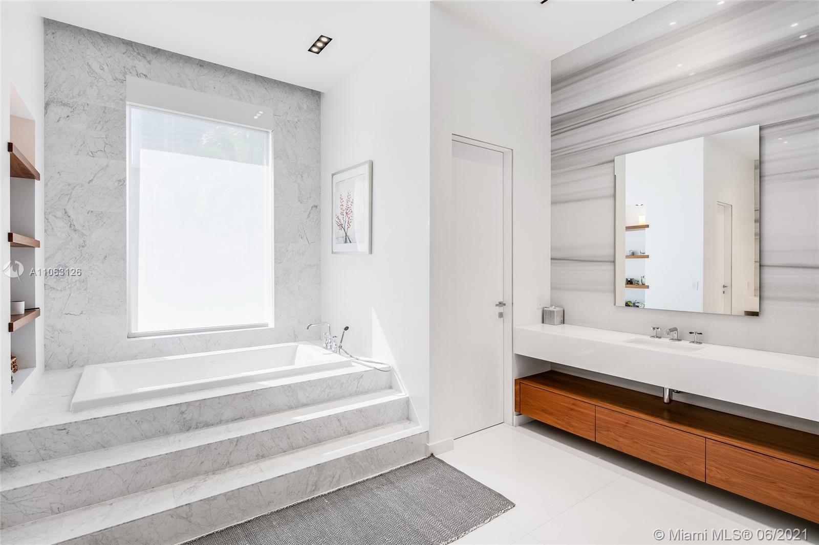 ISLAND ESTATES - Residential