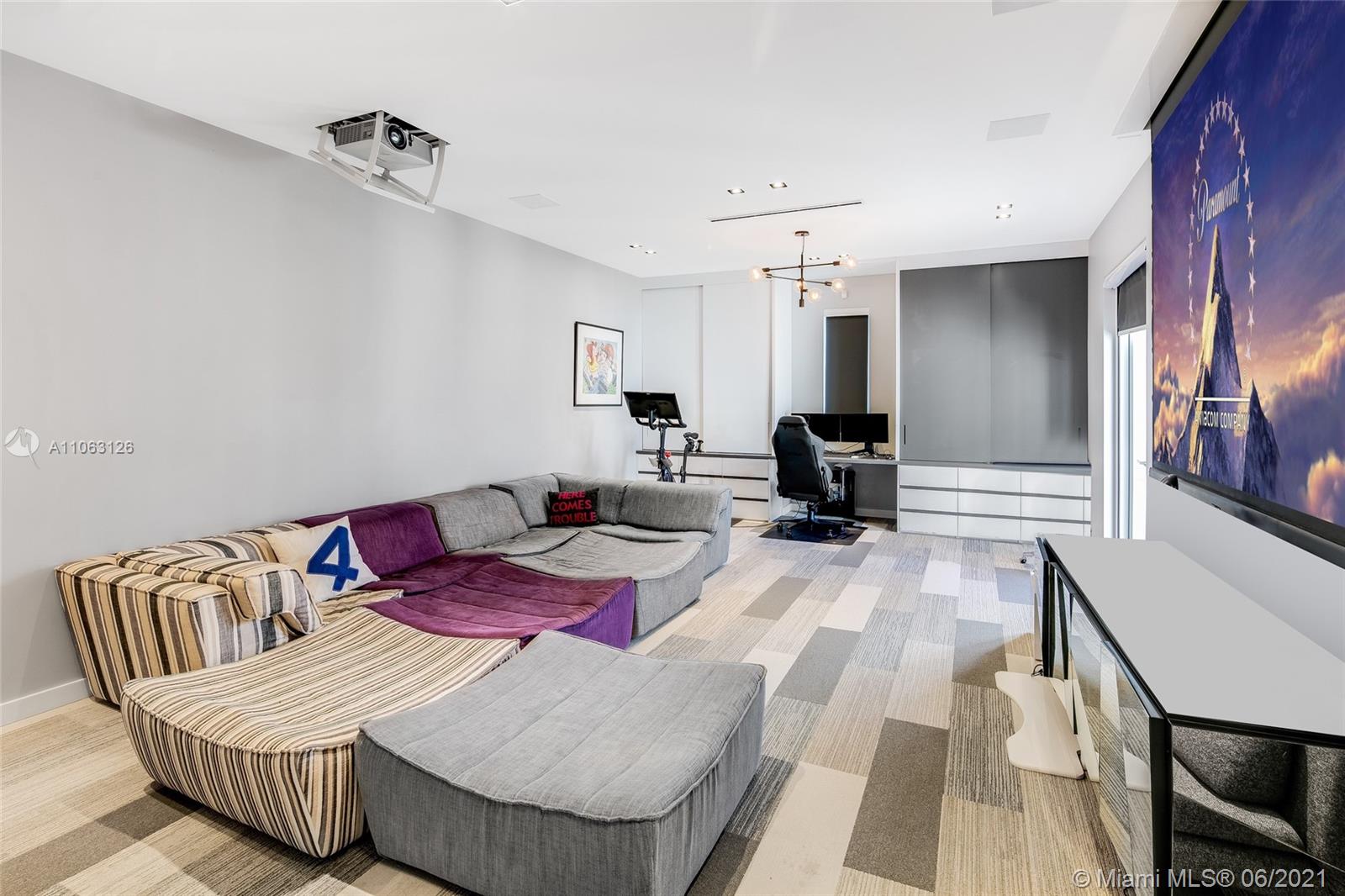 ISLAND ESTATES - Residential