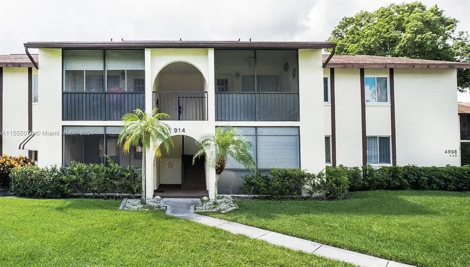 Property for Sale at 4996 Sable Pine Cir Cir C2, West Palm Beach, Palm Beach County, Florida - Bedrooms: 2 
Bathrooms: 2  - $294,500