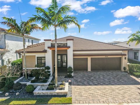 10530 S Lago Vista Cir Parkland FL 33076