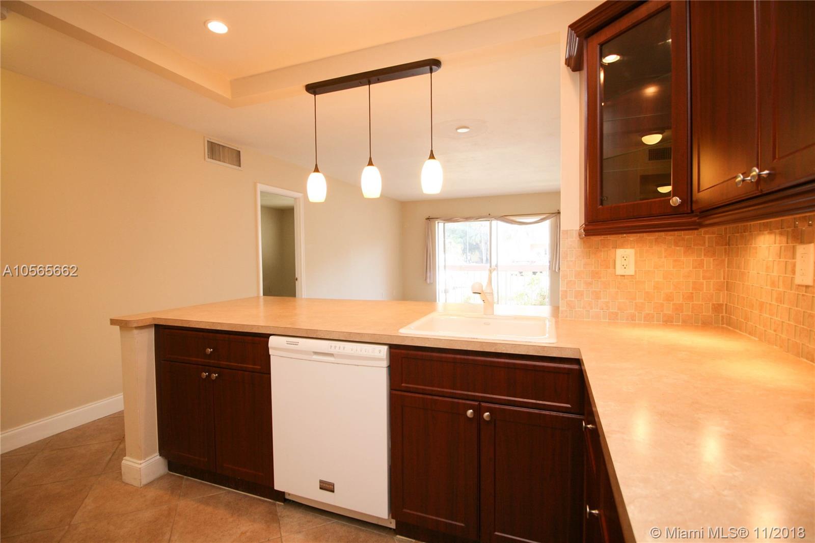 VILLAGE OF KINGS CREEK CO - Residential Lease