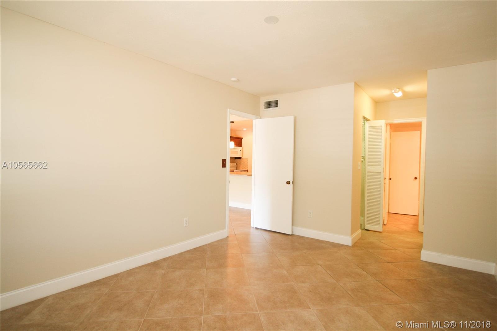 VILLAGE OF KINGS CREEK CO - Residential Lease