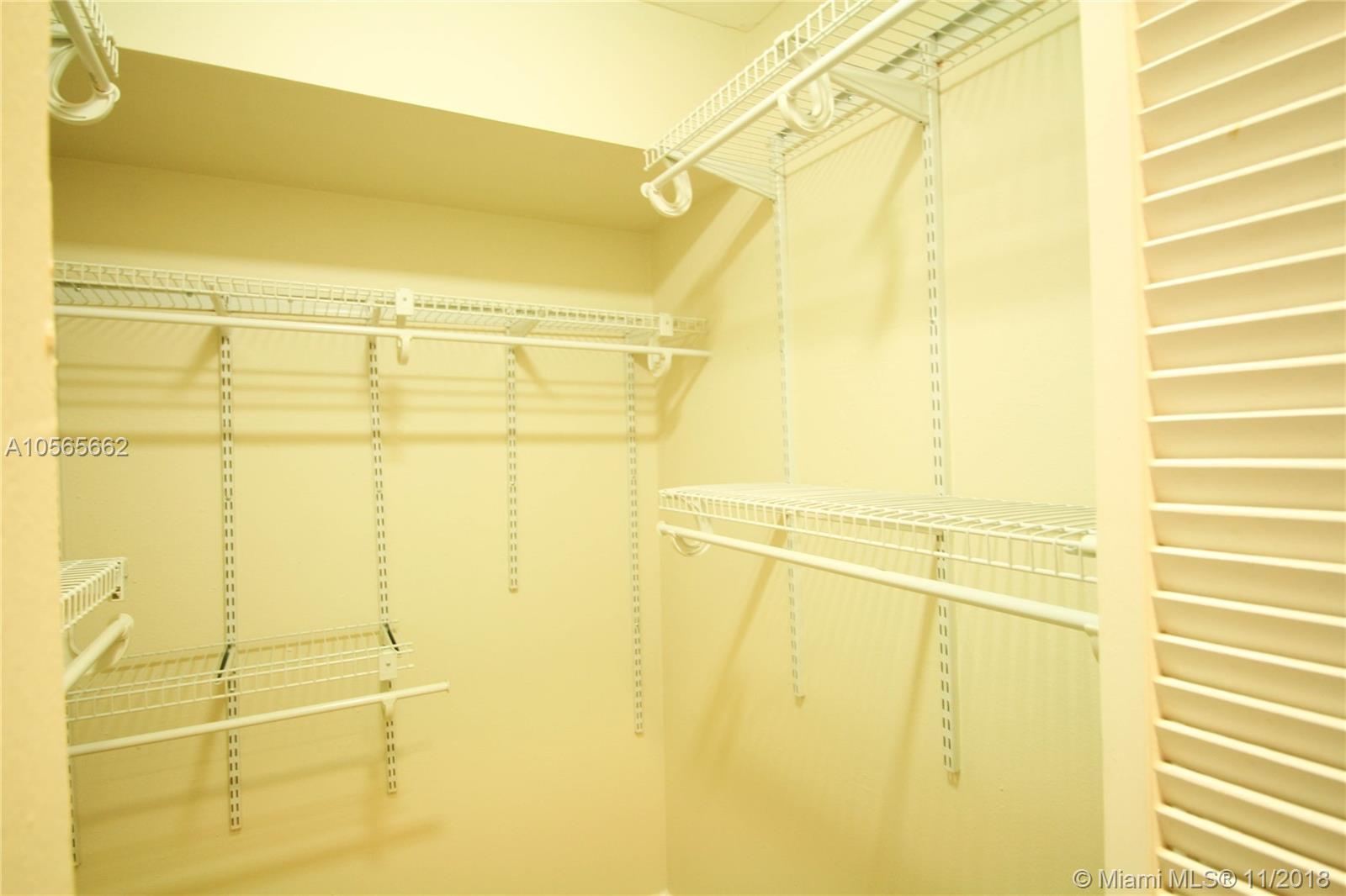 VILLAGE OF KINGS CREEK CO - Residential Lease