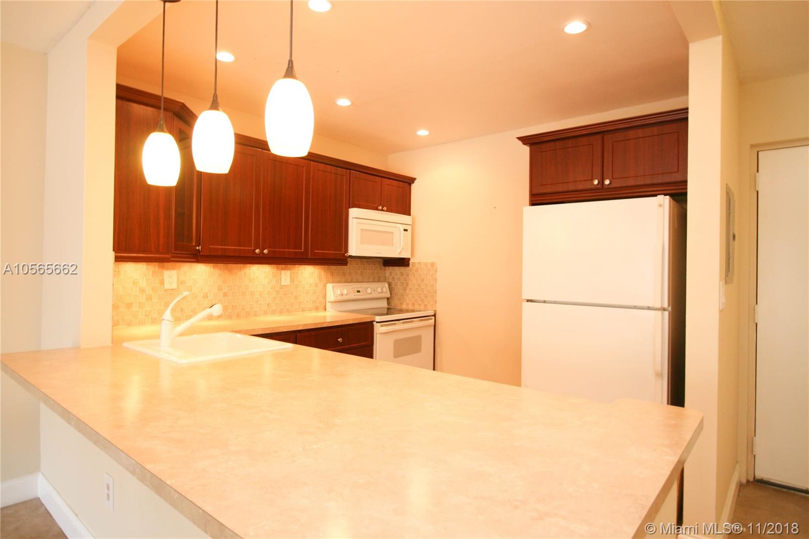 VILLAGE OF KINGS CREEK CO - Residential Lease