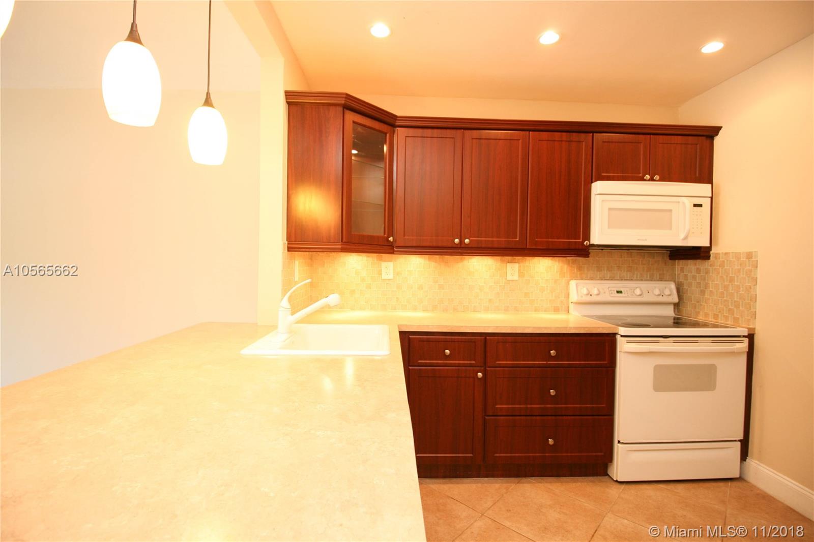 VILLAGE OF KINGS CREEK CO - Residential Lease