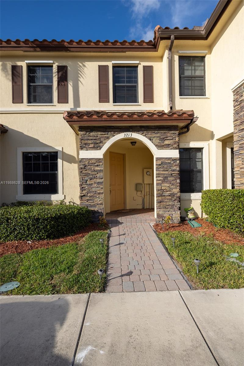 MARTINIQUE AT OASIS REPLA - Residential Lease