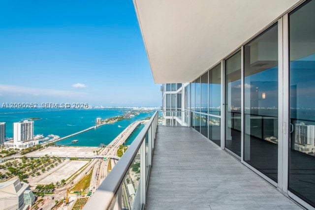 1100 Biscayne Blvd 5205