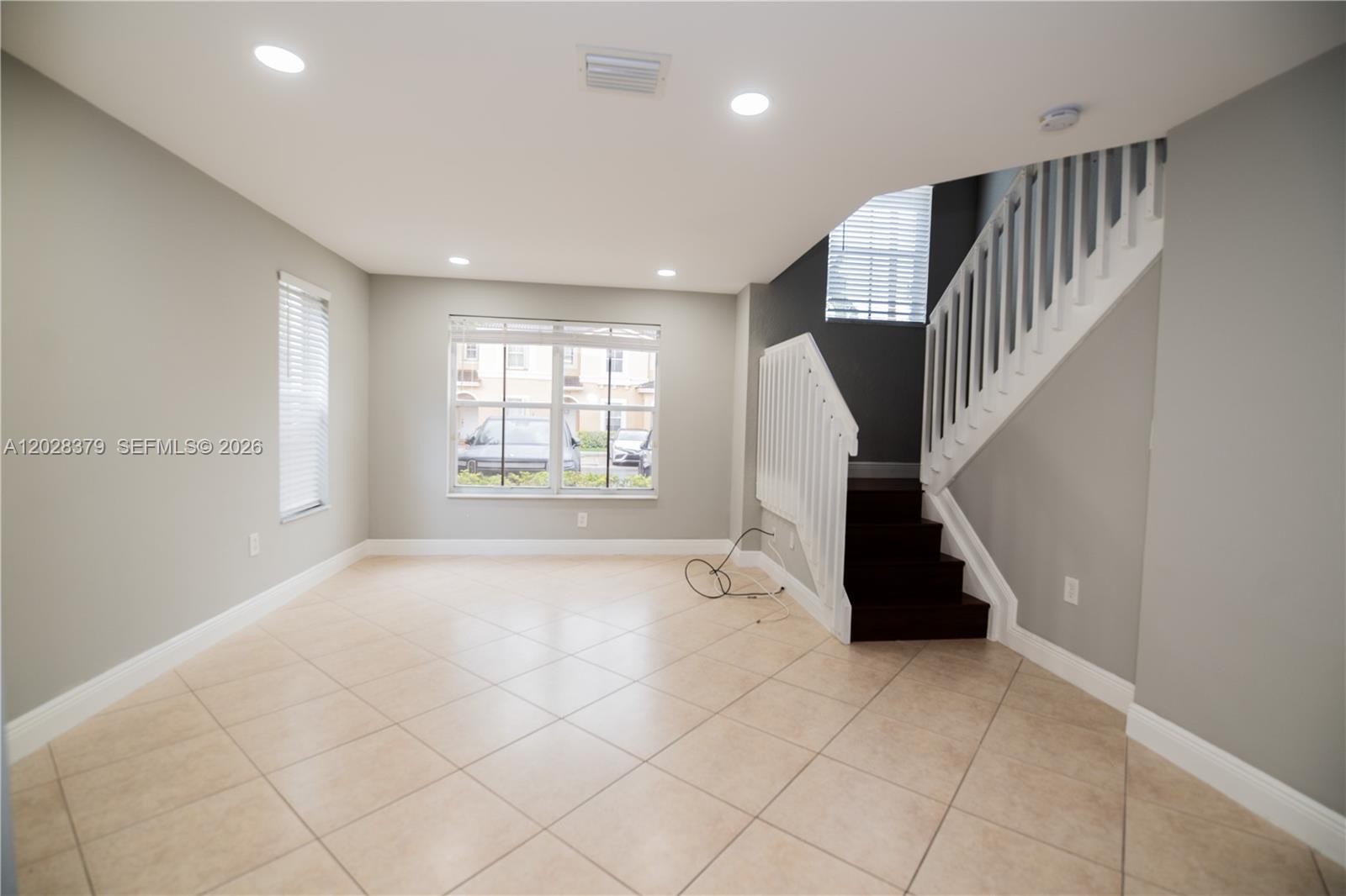 MELROSE POINT CONDO - Residential