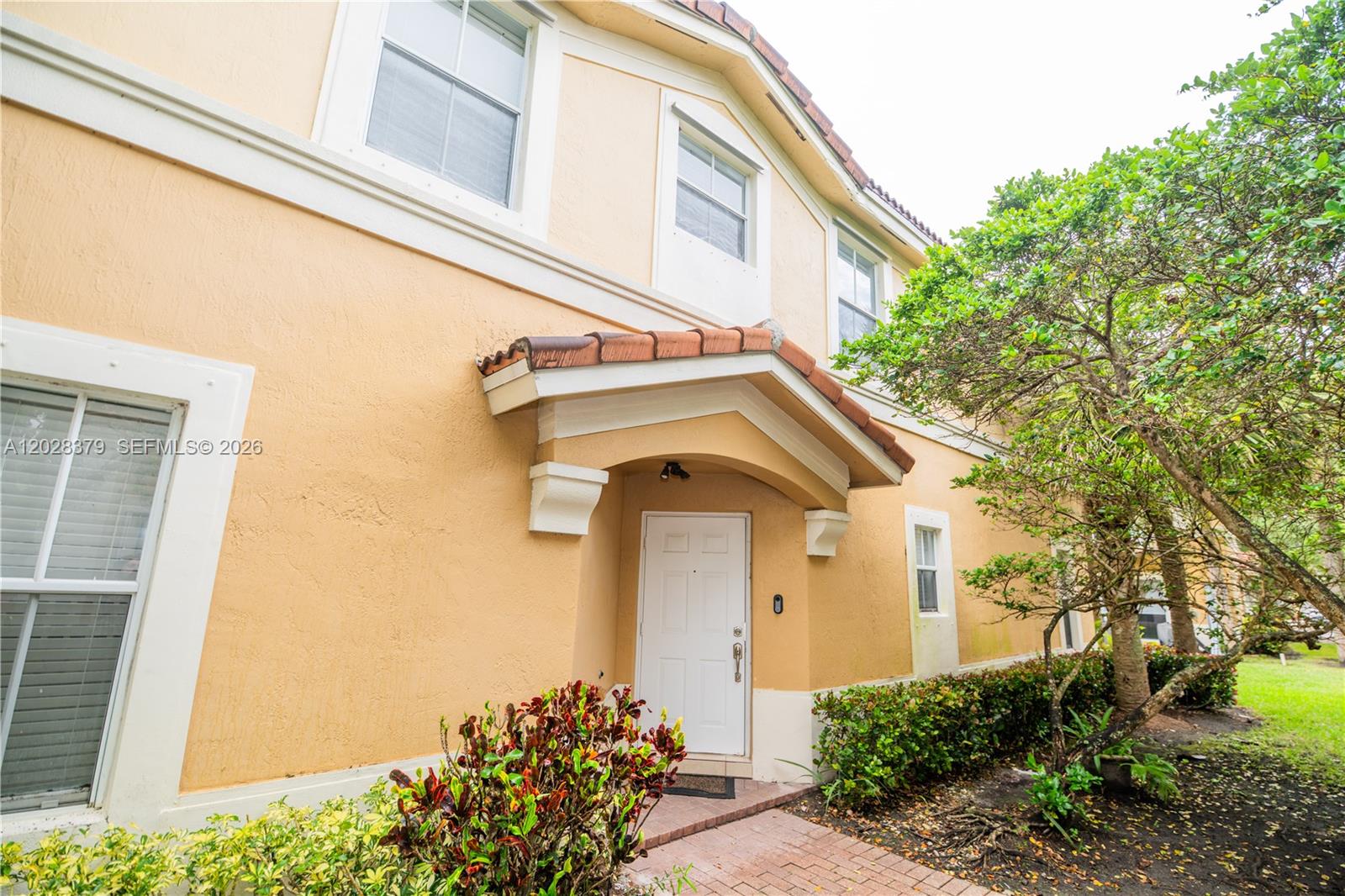 MELROSE POINT CONDO - Residential