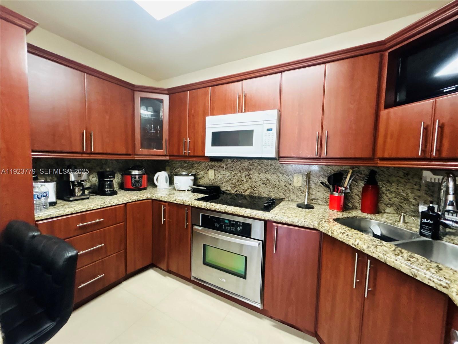 VENETIAN ACRES - Residential