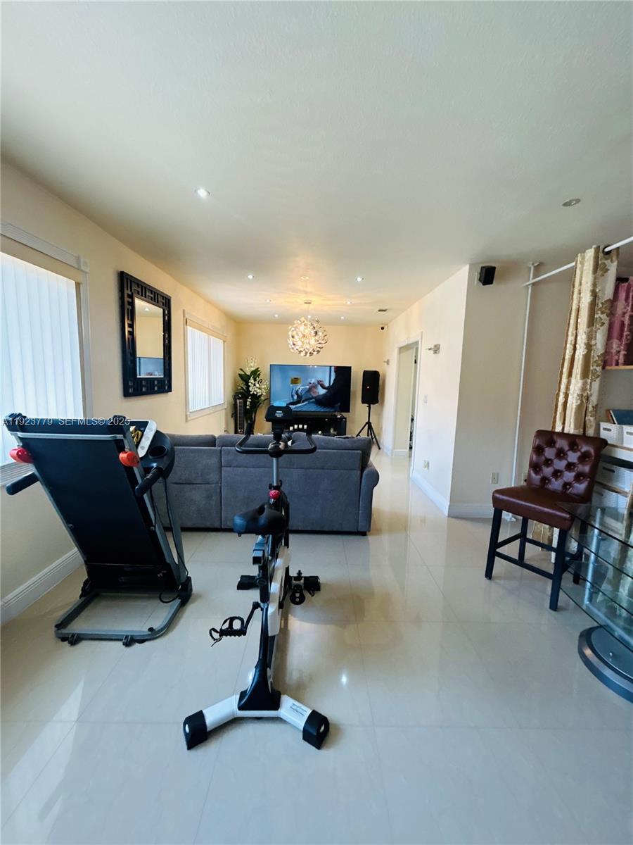 VENETIAN ACRES - Residential